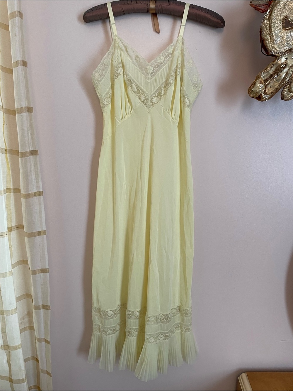 Vanity Fair Pale Yellow Lace Trim Long Slip Chemise w Crystal Pleats Lace Detail